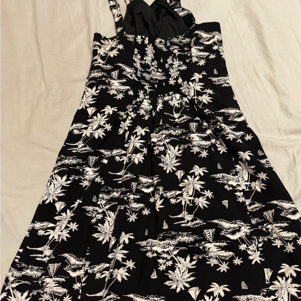 Old navy Black and White Tropical Print Dress